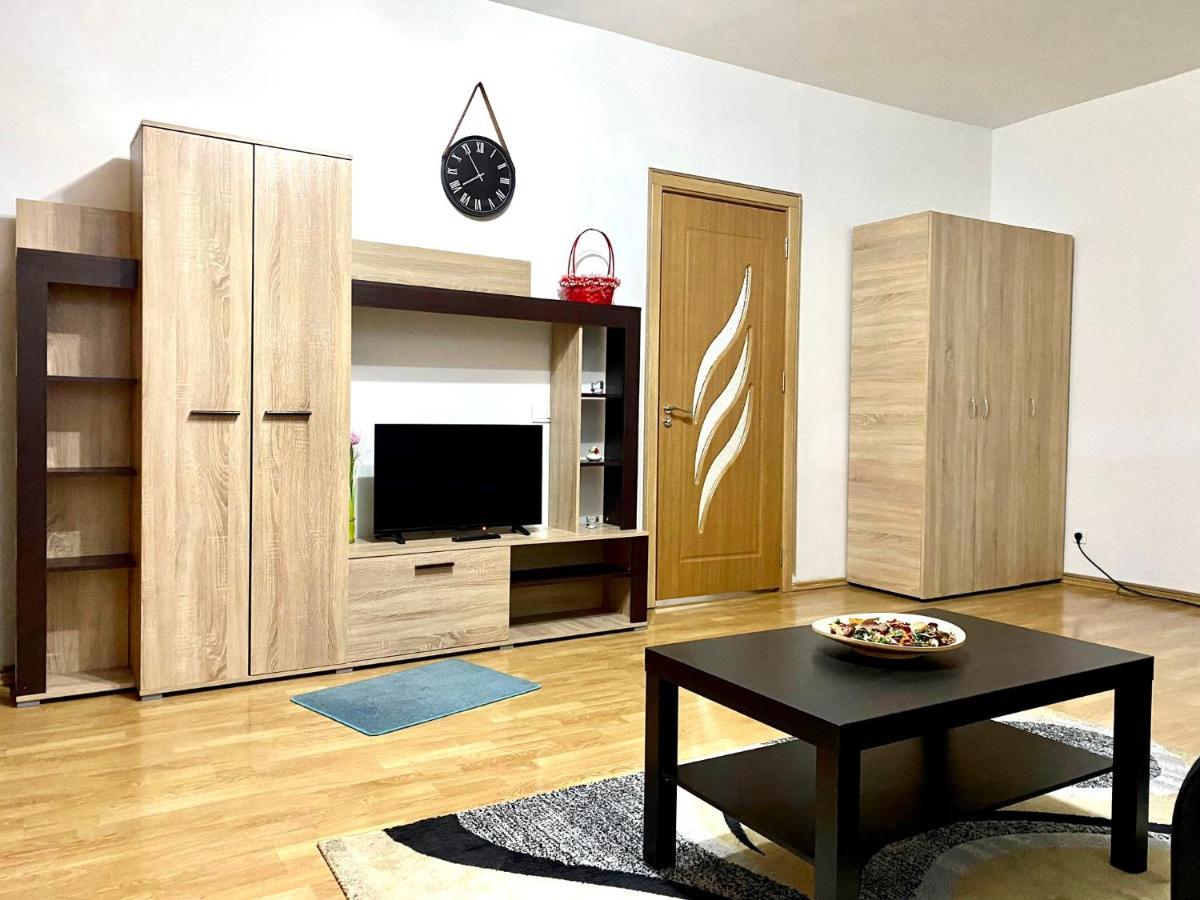 Sky Modern 1 Bedroom Apt W Free Parking Bukares Bagian luar foto