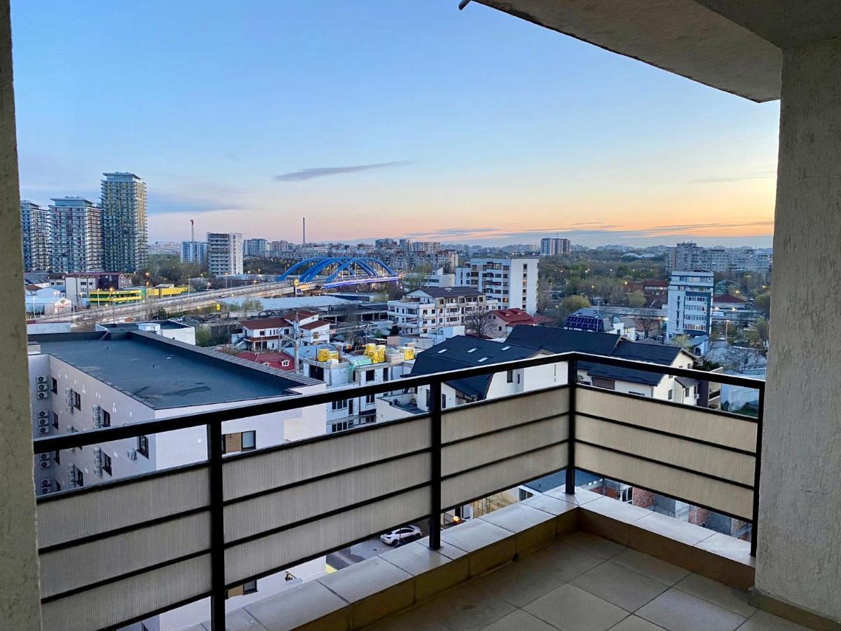 Sky Modern 1 Bedroom Apt W Free Parking Bukares Bagian luar foto